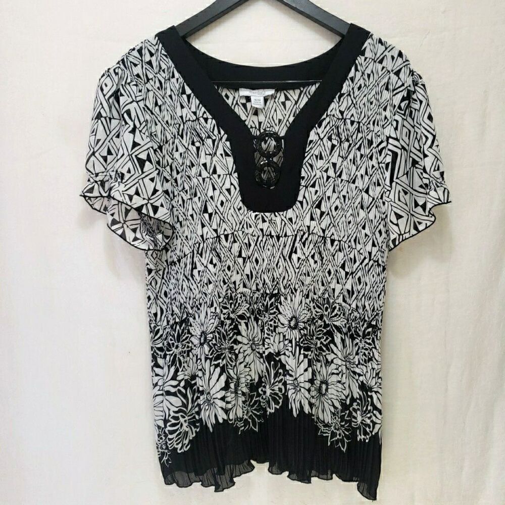 Dress Barn Women's Blouse Black & White Pleated Stretchy Size 18/20 Dressy